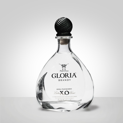 Bom preço Garrafa de vidro dada forma oval 100ml 500ml do uísque com Cork Glass Closures de madeira on-line
