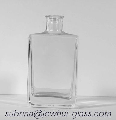 Bom preço 200ml Gin or  Vodka Liquor Gin Rum Tequila Glass Bottle With Vinlock Glass Closures on-line