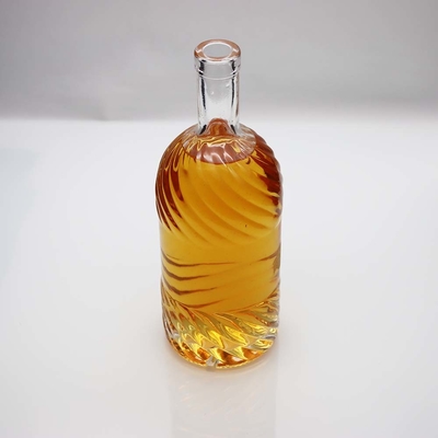 Bom preço Garrafa de vidro gravada do vinho de Logo Sculpture Luxury Spirits Bottle 850g 750ml on-line