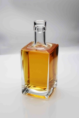 Bom preço pintura de vidro do decalque de Champagne Cubic Clear Glass Bottle da VODCA da garrafa do espírito 0.7L on-line